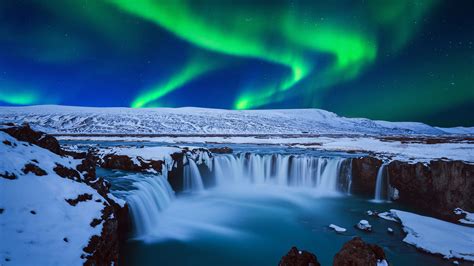 Northern lights, Aurora borealis at Godafoss waterfall in winter ...