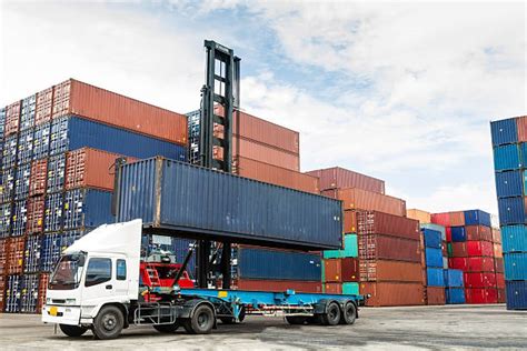 Top 60 Container Truck Stock Photos, Pictures, and Images - iStock