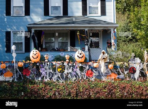 A House Decorated for Halloween In America Stock Photo - Alamy