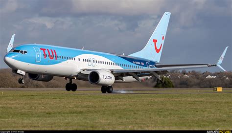 G-TAWN - TUI Airways Boeing 737-800 at Cardiff | Photo ID 1168410 | Airplane-Pictures.net