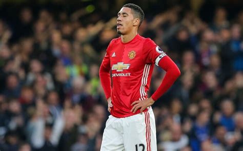 Man Utd dispute claims of Chris Smalling injury, days after Jose Mourinho questioned defender's ...