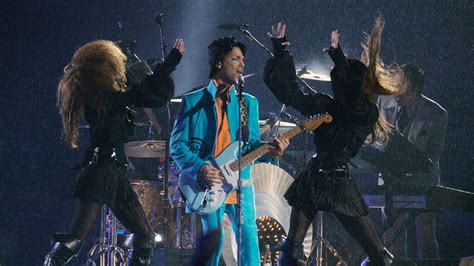 Flashback Friday - 2006 Super Bowl XLI - Prince Halftime Performance