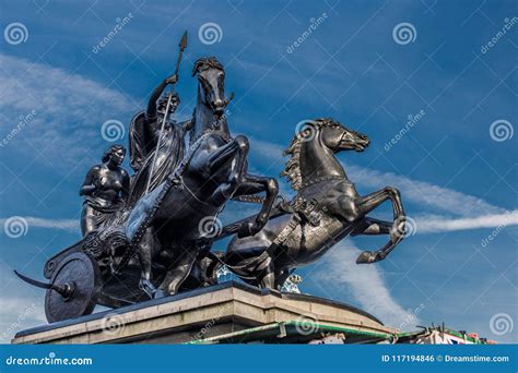 Boudica Statue - London Bridge Stock Photo - Image of historical, kingdom: 117194846