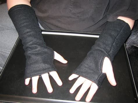 Fleece Fingerless Gloves | Fleece gloves, Gloves diy, Fingerless