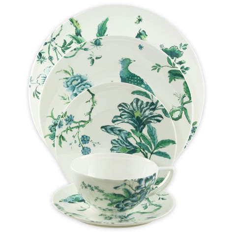 Jasper Conran Wedgwood Chinoiserie White Dinnerware | Borsheims