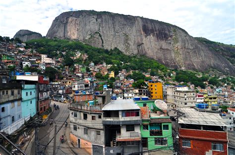 est100 一些攝影(some photos): Rocinha favela, in Rio de Janeiro, Brazil. 荷 ...