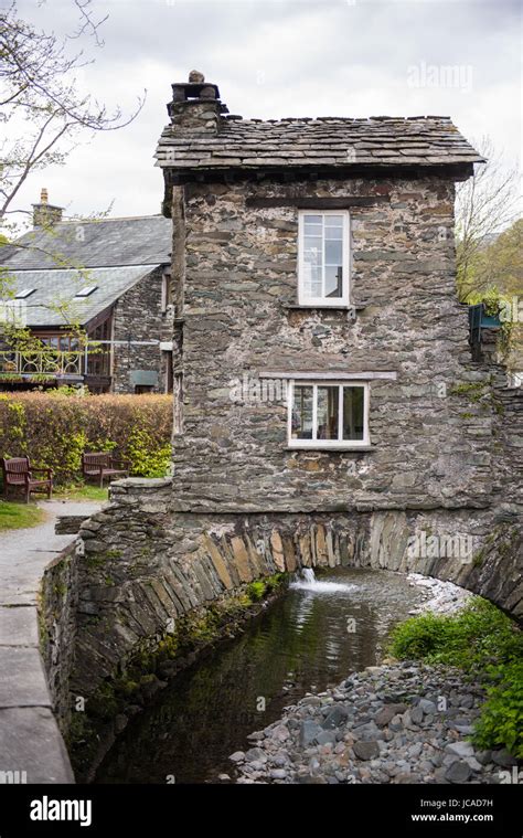 Bridge House, Ambleside, Lake District, England, UK Stock Photo - Alamy