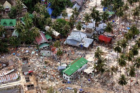 Asian Tsunami 2004-thailand - Chilean documentary and photojournalist ...