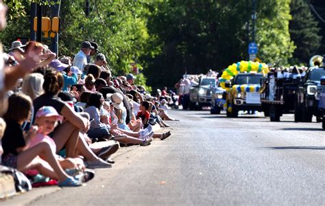 Stampede parade rolls through town - Medicine Hat NewsMedicine Hat News