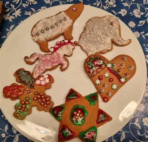 My kids made and decorated pepperkaker, one of the must-haves for Yule in Norway : r/EuropeEats