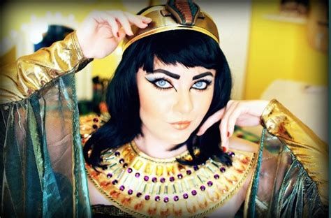 How To Do Cleopatra Makeup: Look like An Egyptian With These Tips