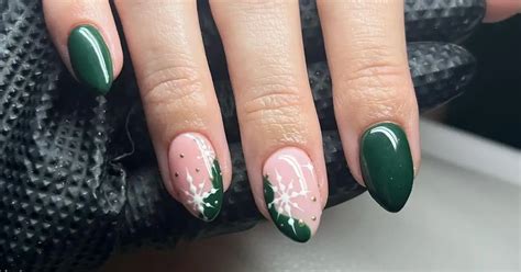 Winter Green Nails: Classy Nail Art Inspiration for 2024