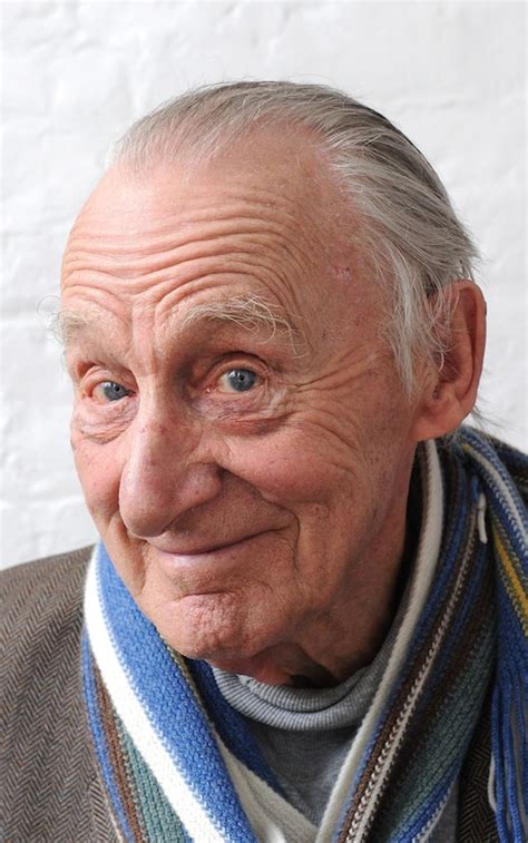 Geoffrey Bayldon, star of Catweazle and Worzel Gummidge, dies at 93