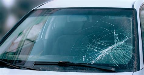 Why You Should Never Wait To Replace Your Damaged Windshield : Automotive Addicts