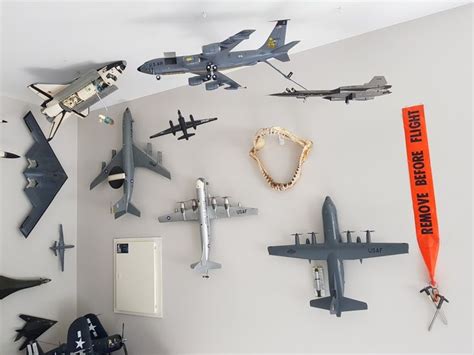 Pin by Dave Canistro on Models | Model airplanes display, Model airplanes, Aviation decor