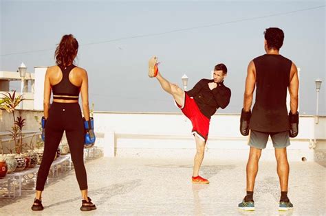 Exclusive: Farhan Akhtar & Shibani Dandekar's Partner Workout Routine ...