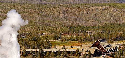 Old Faithful Inn, Historic Hotels in Yellowstone National Park, Wyoming