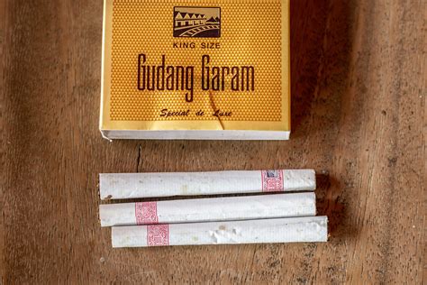 GUDANG GARAM DELUXE | Kretek SKT dari Gudang Garam. | Rokok Indonesia | Flickr