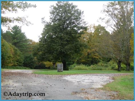 Quabbin Reservoir Hiking Trail Map - TravelsFinders.Com