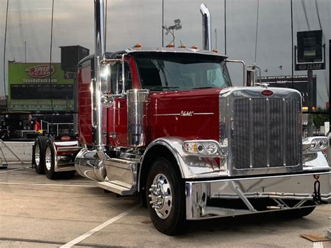 Peterbilt opens order book for new 589 | Overdrive