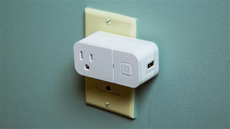 This space-saving plug is smarter than it looks - CNET