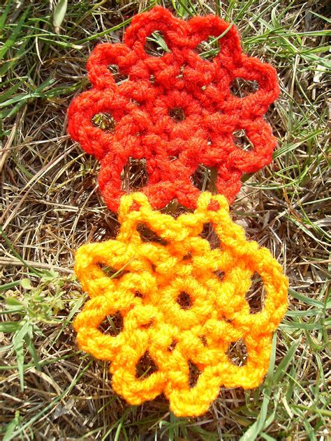 Scrap Yarn Crochet: Free Scrappy Flower Crochet Pattern