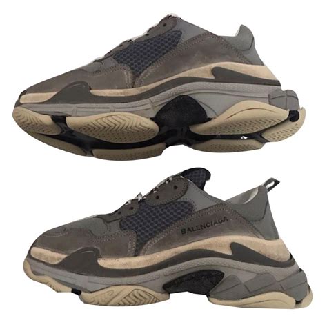 Balenciaga Triple S Sneakers Leather Grey ref.53009 - Joli Closet