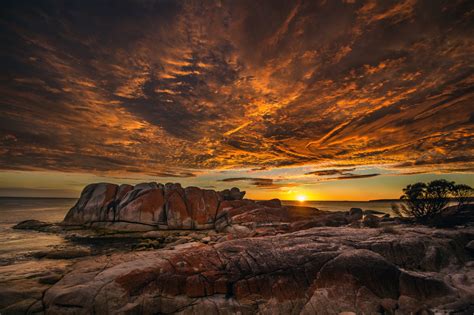 MichaelPocketList: Sunrise at the Bay of Fires, Tasmania [1802x1200]