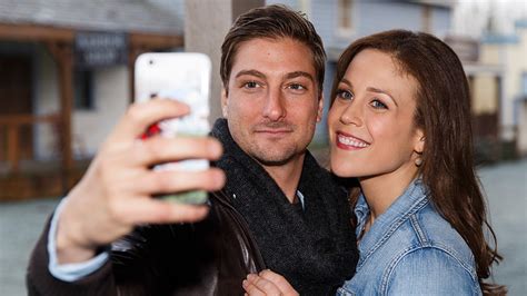 When Calls The Heart's Daniel Lissing & Erin Krakow Finally Get Back ...