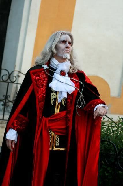 Dracula cosplay -- totally awesome.