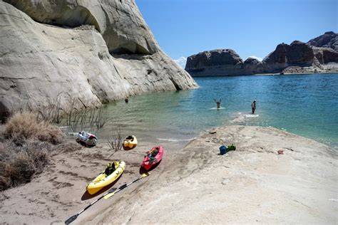 Lake Powell – Swimming & Kayaking – We Be Trippin!