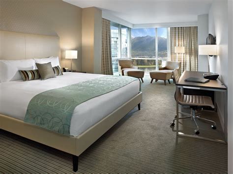 Coast Coal Harbour Vancouver Hotel by APA | Downtown Hotel