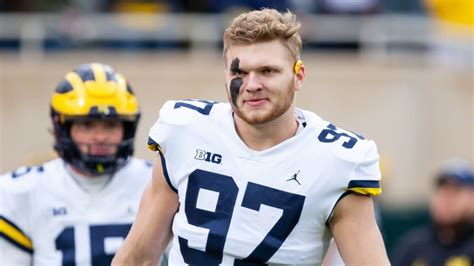 Aidan Hutchinson Named Finalist for 2021 Lott IMPACT Trophy - Sports Illustrated Michigan ...