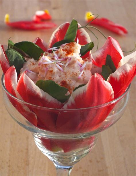 Edible flowers: Tulip Prawn Cocktail. | Edible flowers recipes, Edible ...