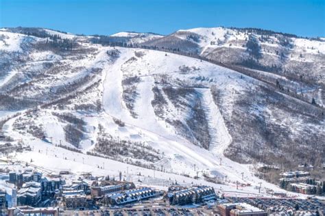 5 Amazing Park City Ski-In Ski-Out Stays for Families - Skiing Kids