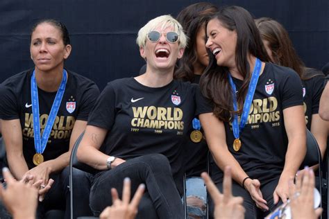 Megan Rapinoe kneels during anthem prior to USWNT friendly - UPI.com