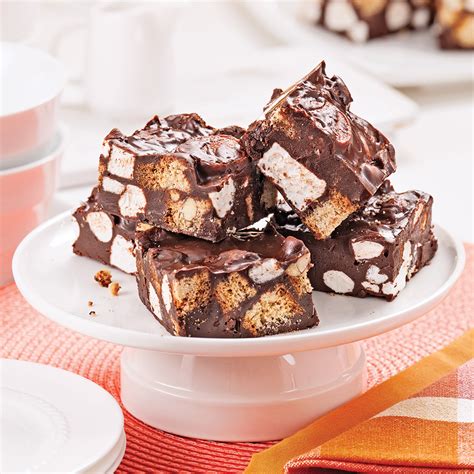 No-Bake Chocolate Marshmallow Squares - 5 ingredients 15 minutes