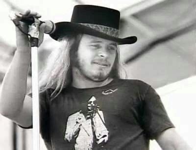 Pin by Alex Hunter on Rock & Roll | Ronnie van zant, Lynyrd skynyrd ...