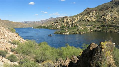 Arizona's Beautiful Canyon Lake - SkyAboveUs