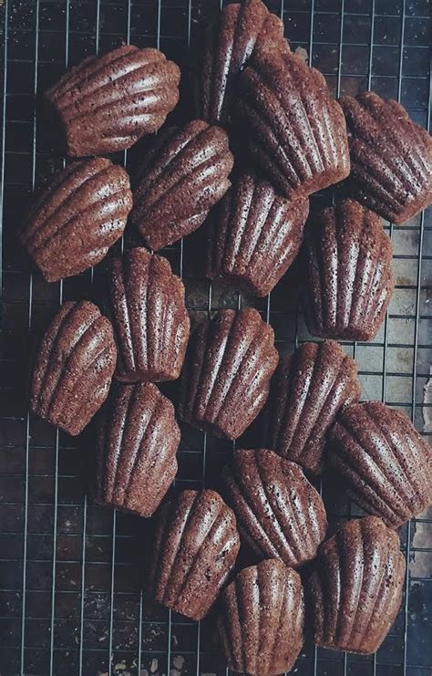 Chocolate Madeleines French pastry tea cakes cookies snack in 2020 | Tea cakes, Madeleine recipe ...
