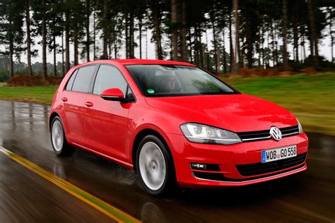 Volkswagen Golf Mk7 review| | Auto Express