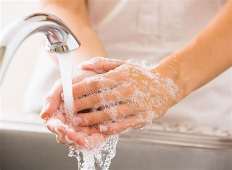 U.S. Department of Agriculture Study Reveals Most People Wash Hands Incorrectly | Teen Vogue