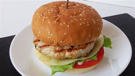 HAMBURGUESAS DE POLLO CASERAS - YouTube