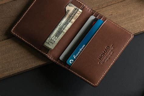 Slim Wallet with Tile Tracking, Brown | NOMAD® | Premium leather ...