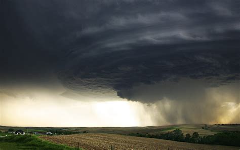 Tornado Wallpaper and Background Image | 1680x1050 | ID:383408