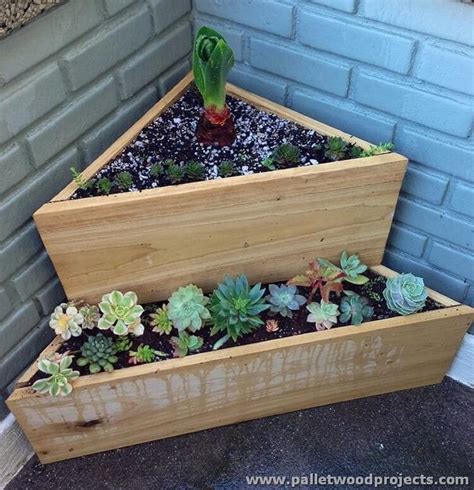 33 Best Built-In Planter Ideas and Designs for 2017