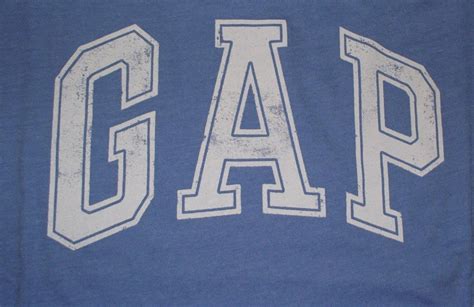 NEW Womens GAP Distressed Arch LOGO T-Shirt Weekend Tee CHOICE of 6 Colors *2N | eBay