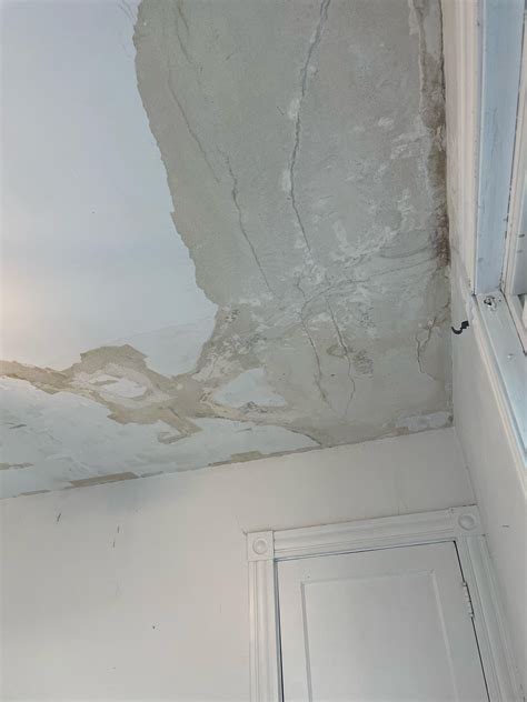 Calcimine ceiling. Help!! : r/drywall