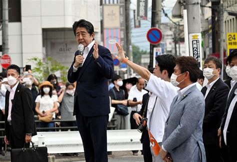 Former Japanese Prime Minister Shinzo Abe gunned down while giving speech - Good Morning America