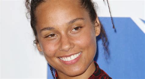 Alicia Keys Without Makeup - Celebrity In Styles